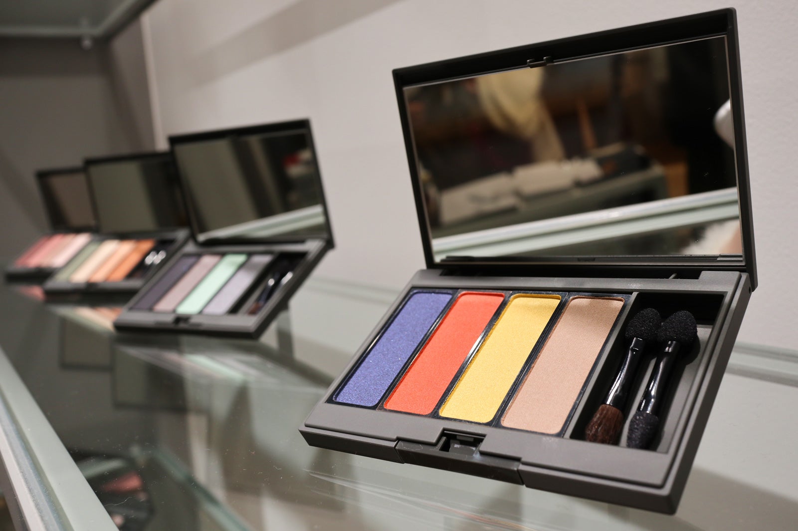 2019年1月1日発売　shiro「ジンジャーアイシャドウパレット」