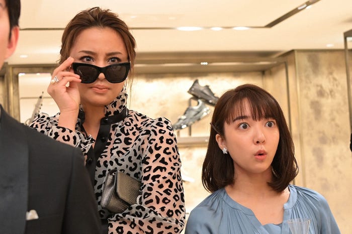 高橋メアリージュン、上白石萌音「オー!マイ・ボス!恋は別冊で」より(C)TBS