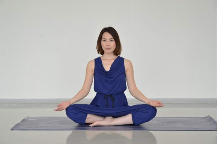 肩甲骨ストレッチ