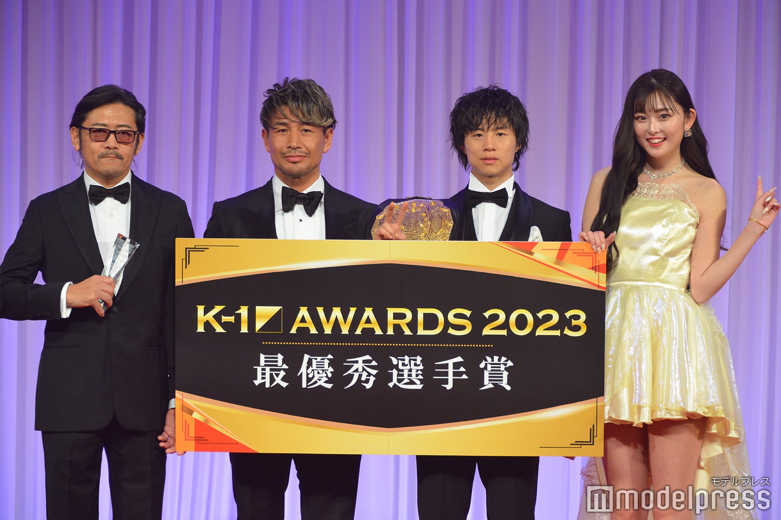 カルロス菊田氏、魔裟斗、金子晃大選手、ゆうちゃみ（C）モデルプレス