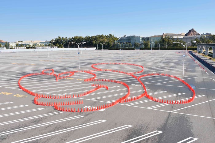 “大きなミッキーマウス”も展示(C)Disney