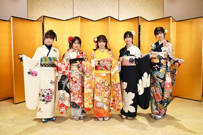 Akb48メンバー17人 2ヶ月遅れで成人式 倉野尾成美 雑草魂世代です 全員コメント モデルプレス
