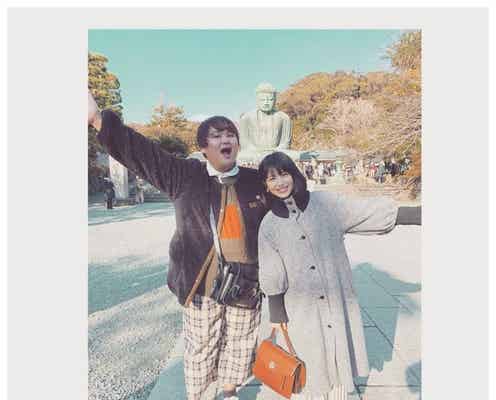 浜辺美波、YouTuberじんじんとのオフショット・貴重な寝顔に反響「天使」「可愛すぎる」