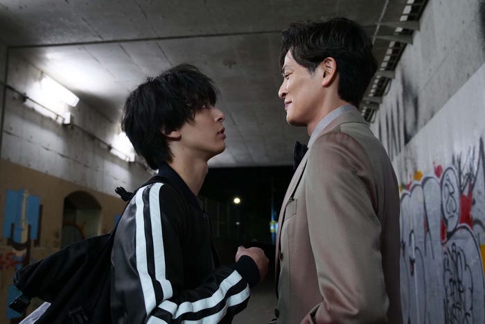 高杉真宙、新納慎也(C)フジテレビ