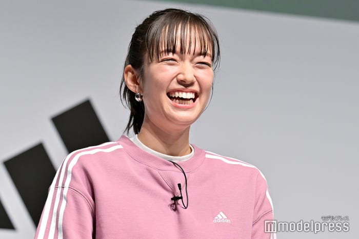 佐藤栞里(C)モデルプレス