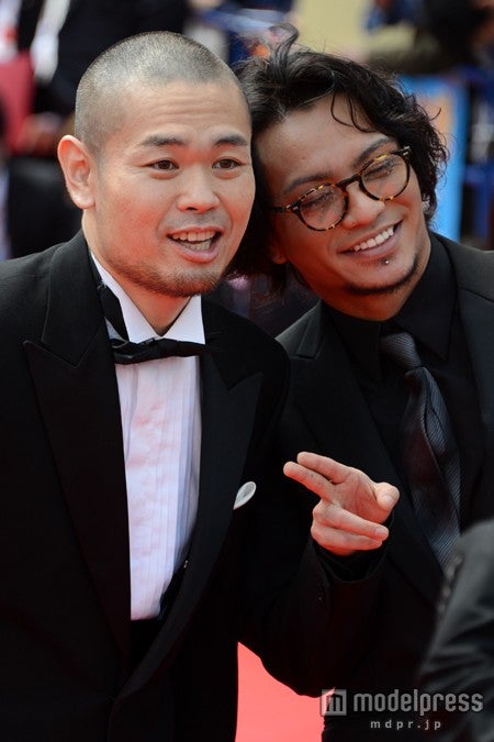 （左より）品川ヒロシ監督、田中聖