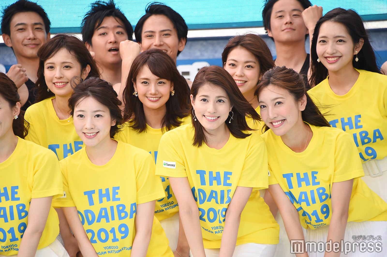 （前列左から）三上真奈、永島優美、小澤、小澤陽子（後列左から）久慈暁子、井上清華、杉原千尋、藤本万梨乃 （C）モデルプレス