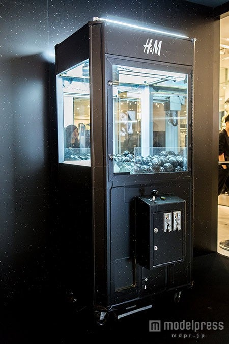 H＆M新宿店で行われたリニューアルオープン記念パーティーの様子