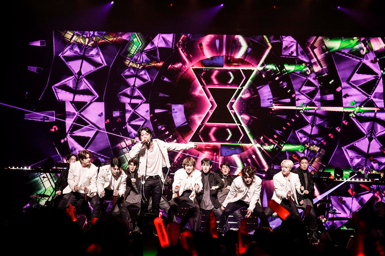 iKON「事務所は変わったけれど」変わらぬ“型破りライブ” JAYソロ