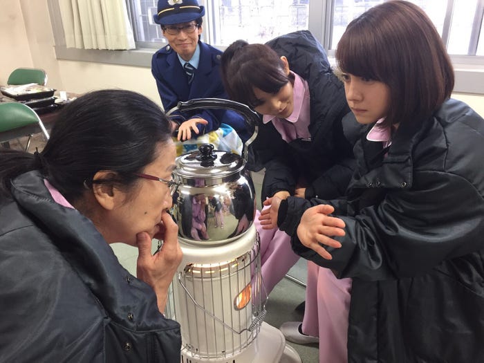 撮影現場でのオフショット(C)モデルプレス