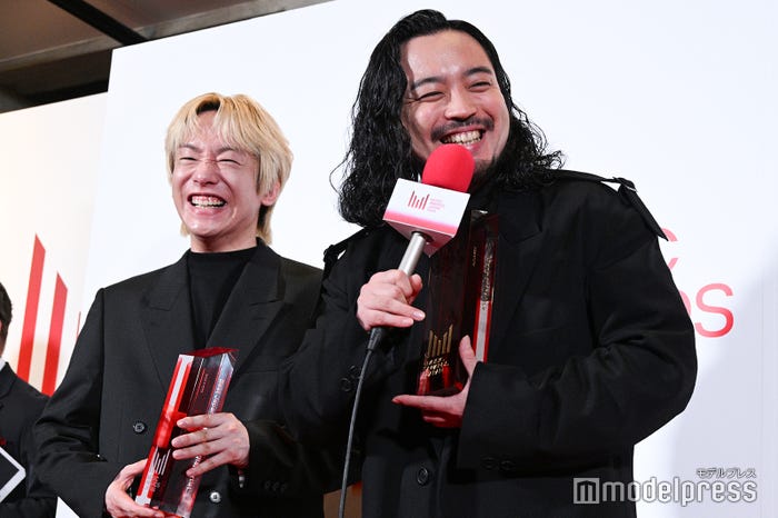 Creepy Nuts(C)モデルプレス