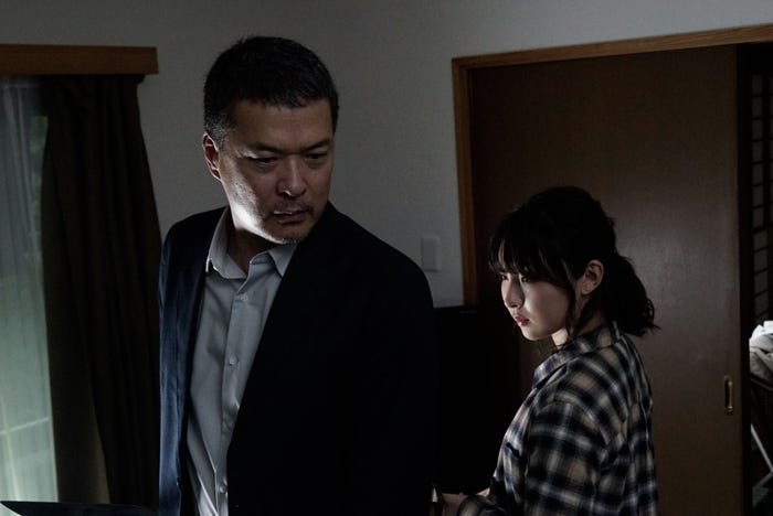 田中哲司、家入レオ(C)観月 昴・奥 道則/日本文芸社(C)2017「新宿セブン」製作委員会