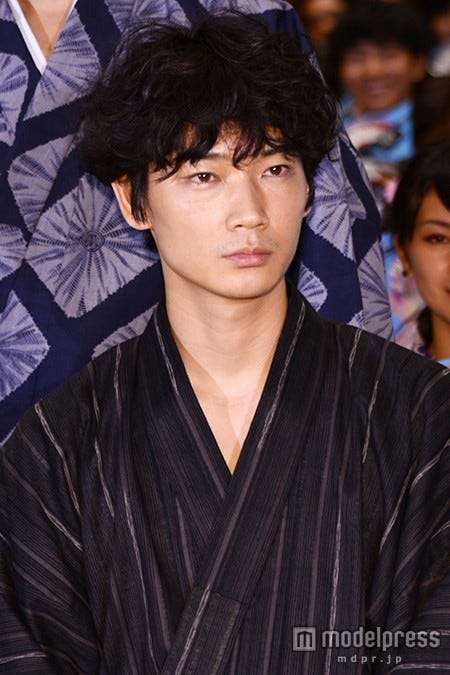 綾野剛(C)モデルプレス