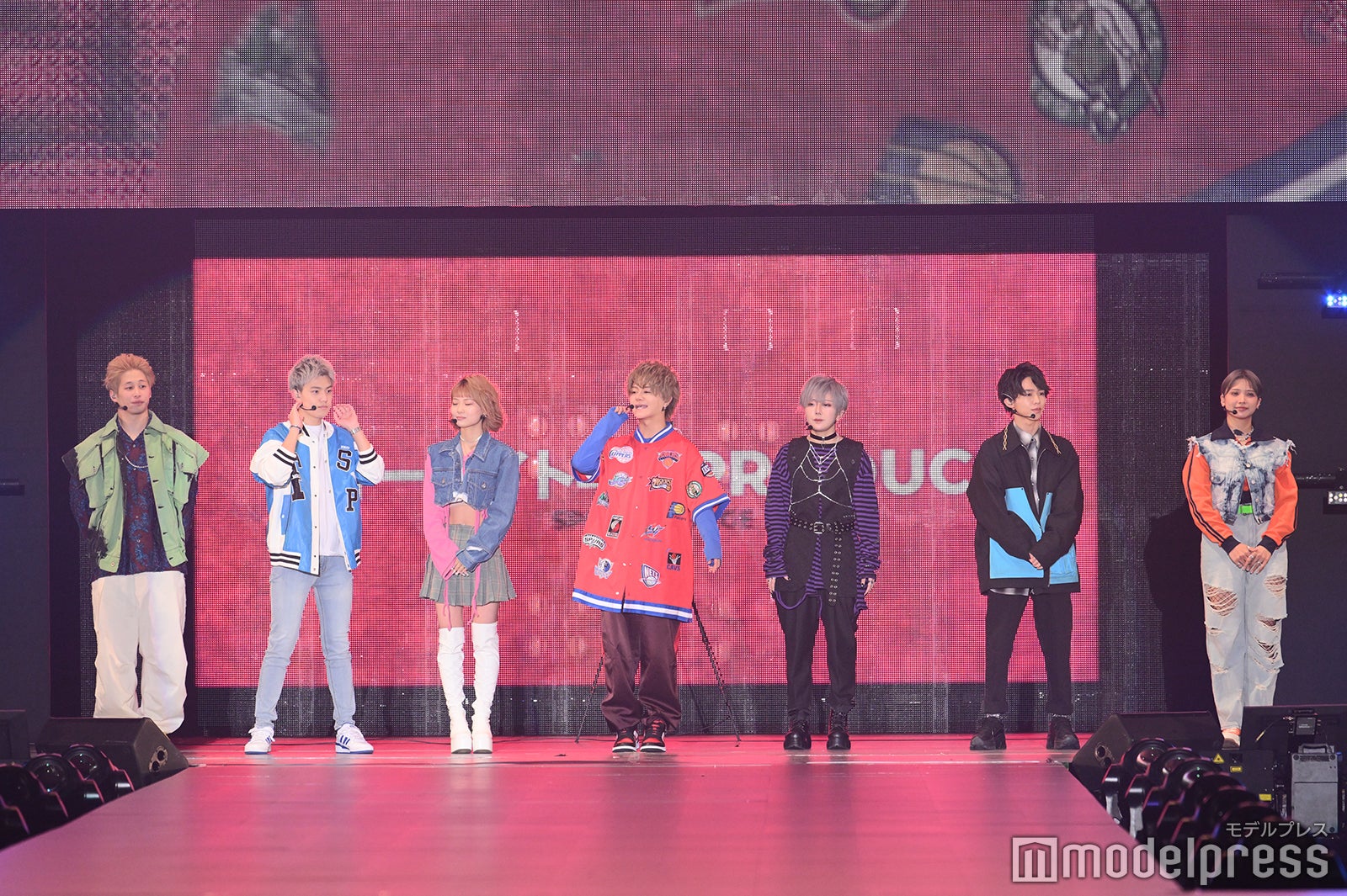 フォーエイト48／右がゑむ氏。（C）モデルプレス