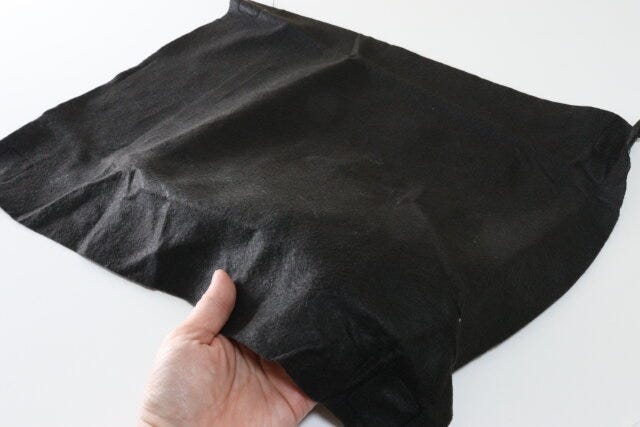 ダイソー USB式ひざ掛け(LGY) ダイソーのUSB式ひざ掛け(LGY)の中にあるヒーター