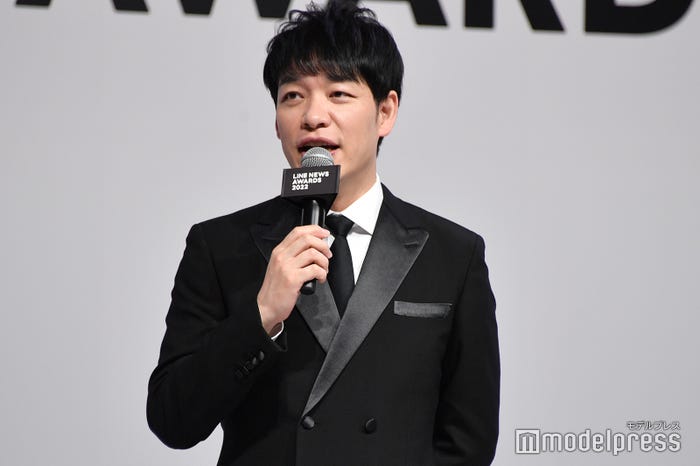 川島明 (C)モデルプレス