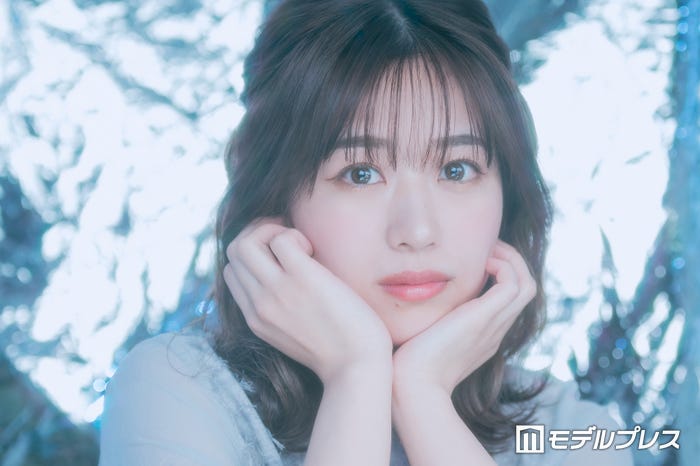 篠崎彩奈(C)モデルプレス