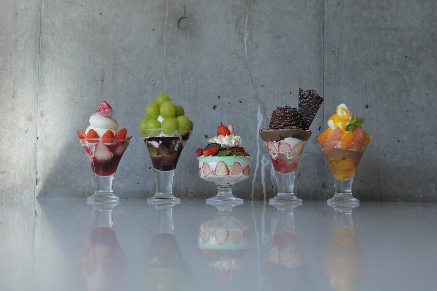 シメパフェ専門店「イニシャル」中目黒に、デザートとお酒のマリアージュ提案