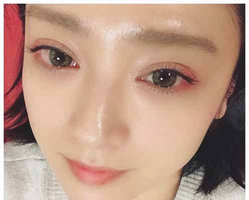 安達祐実、カラコンを入れたドアップショットが可愛すぎ「お人形みたい」「お肌つやつや」と絶賛の声