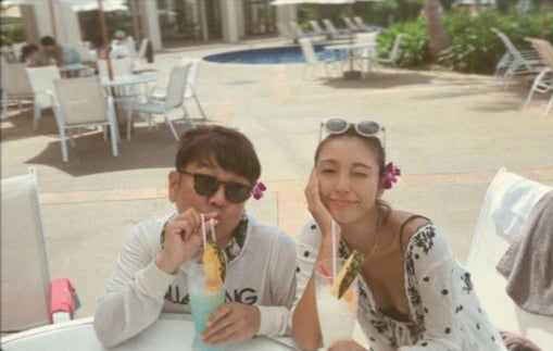 木下優樹菜＆藤本敏史と「一緒にいて11年」可愛らしい夫婦ショット公開