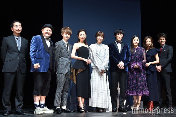 (左から)曽利文彦監督、内山信二、本郷奏多、松雪泰子、本田翼、ディーン・フジオカ、蓮佛美沙子、夏菜、佐藤隆太(C)モデルプレス