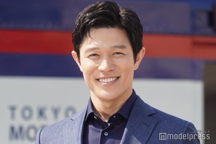 鈴木亮平(C)モデルプレス