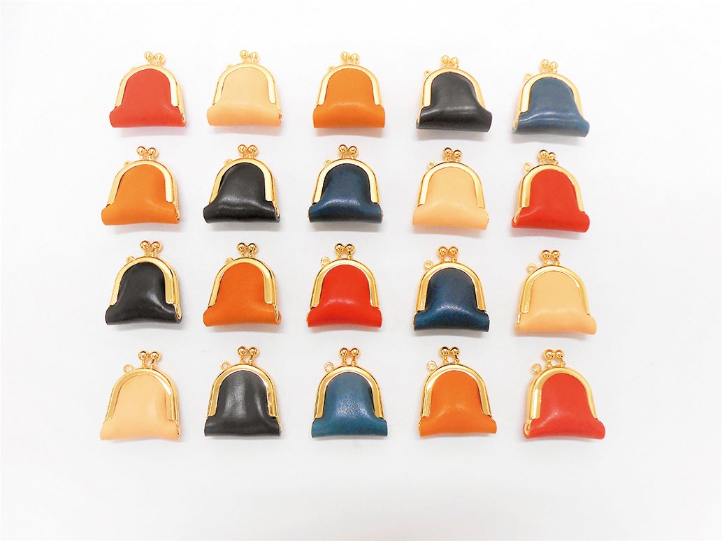 雑貨部門新人賞：栃木レザー小さながま口財布 1,004円（税込）