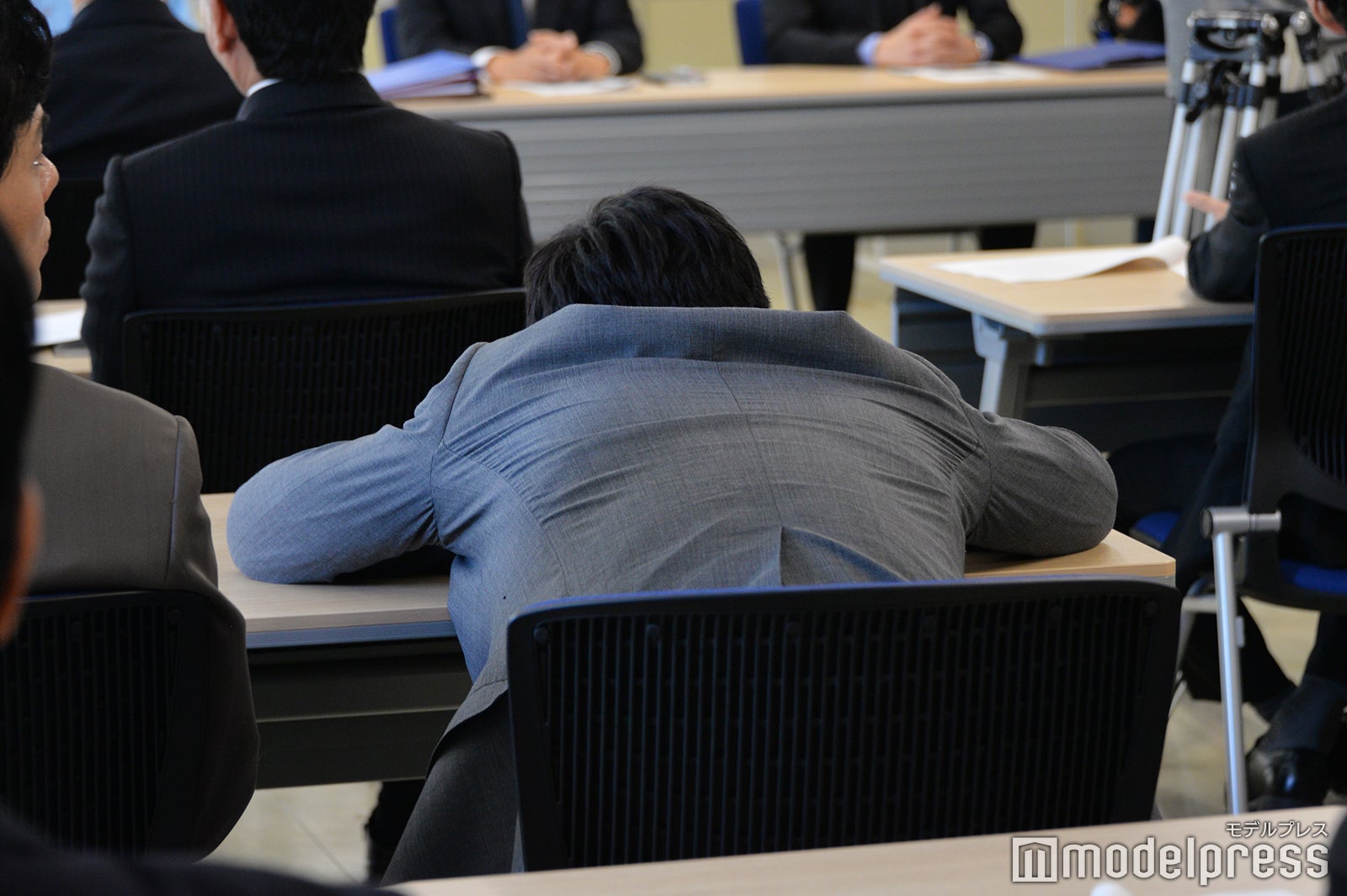 寝／田中圭（C）モデルプレス