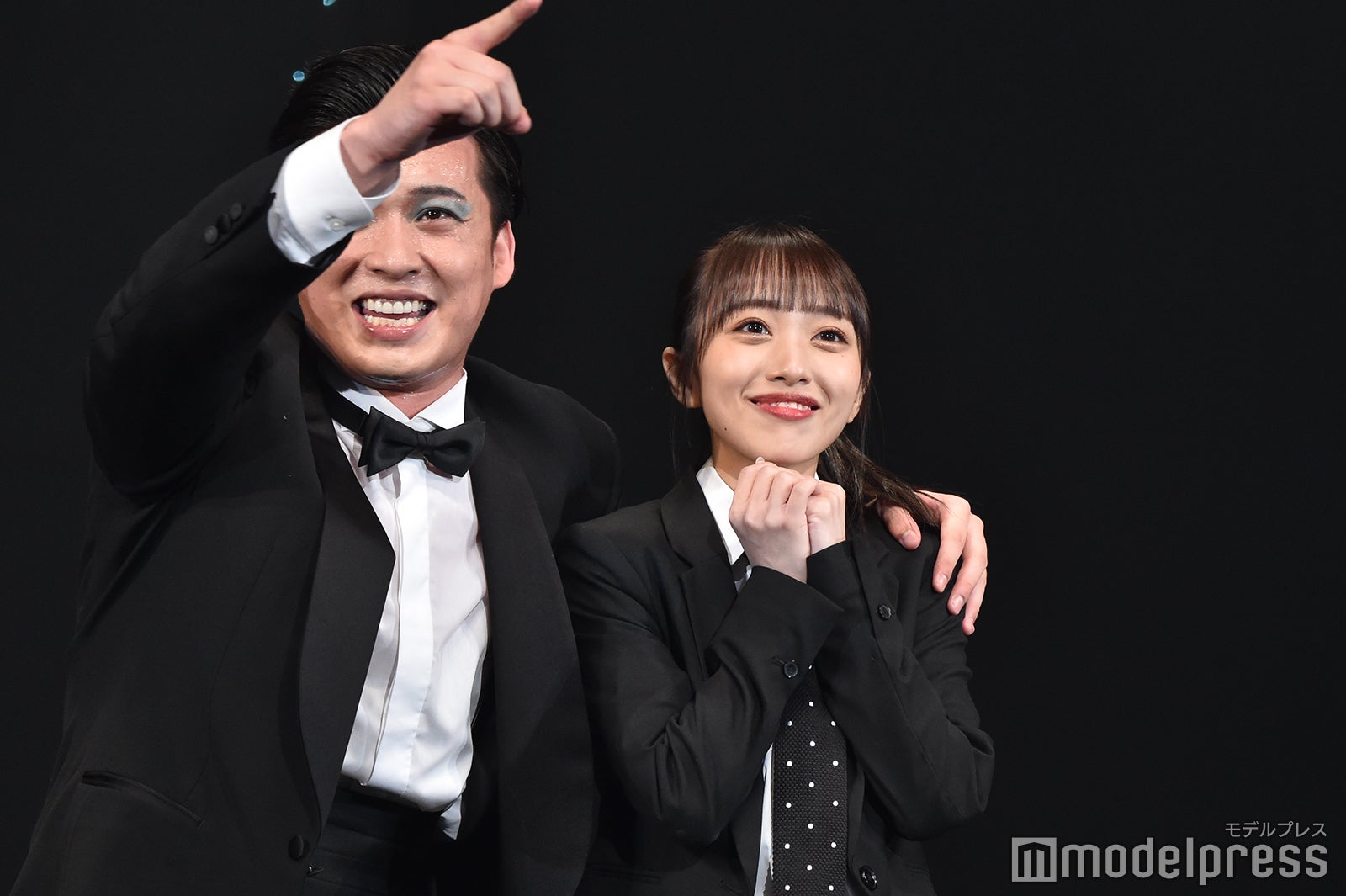 荒井敦史、向井地美音／一部公開されたシーンより（C）モデルプレス