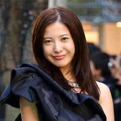 「第25回東京国際映画祭」グリーンカーペットに登場した吉高由里子