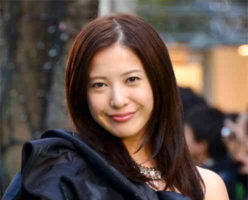 吉高由里子、肩出しドレスで「第25回東京国際映画祭」グリーンカーペットに登場