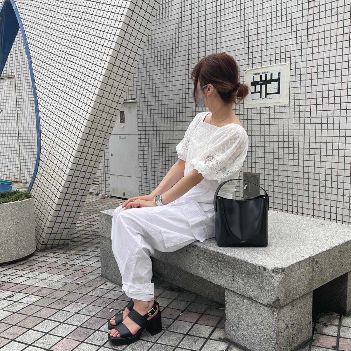 カーゴパンツでキレイめカジュアル
