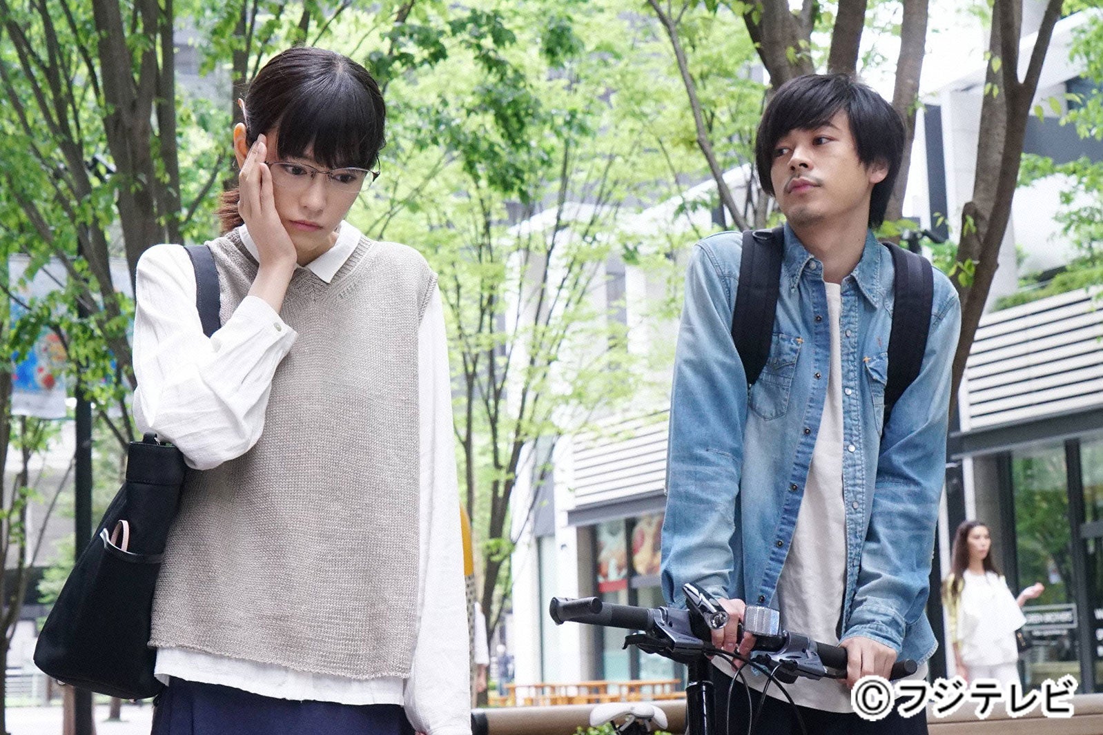 桐谷美玲、成田凌／『人は見た目が100パーセント』第6話より（画像提供：フジテレビ）