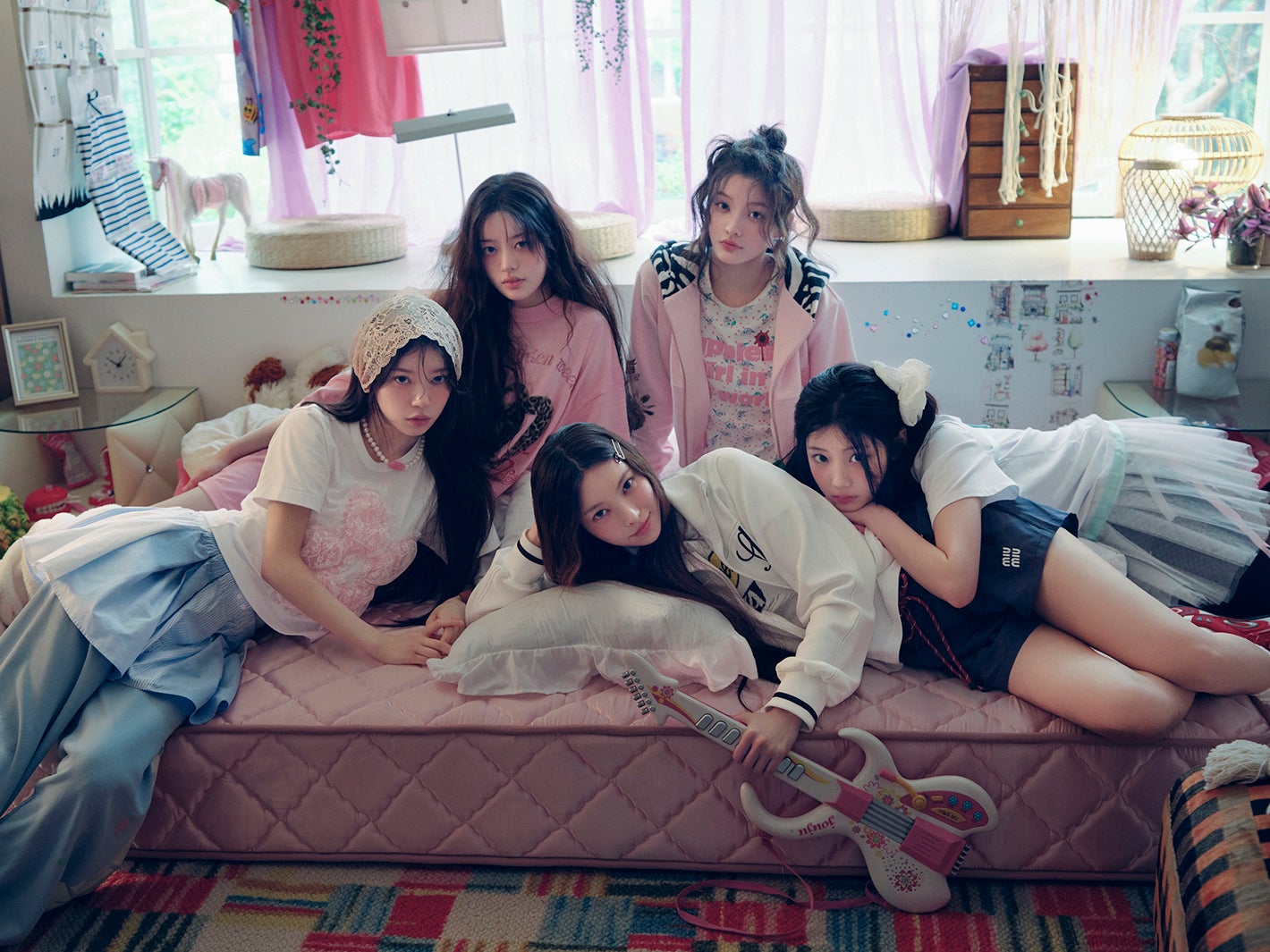 ILLIT、日本1stシングル収録曲「Topping」横浜ライブでサプライズ披露 楽曲制作・乃紫（noa）とのコラボに反響