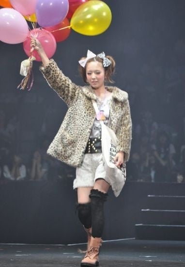 AMO、華やかな振り袖姿で大人を実感