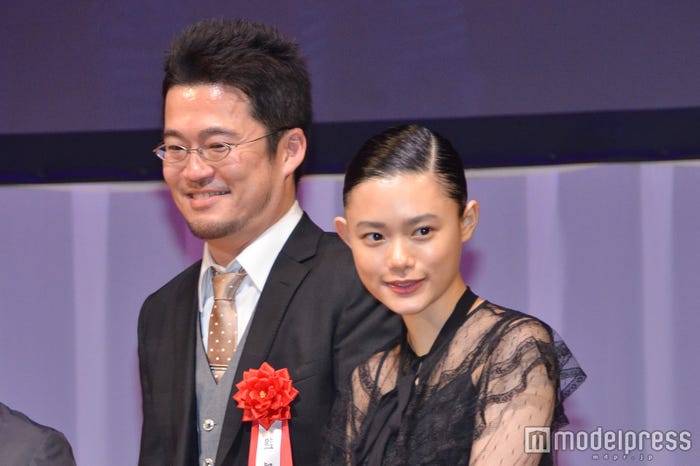 (C)モデルプレス