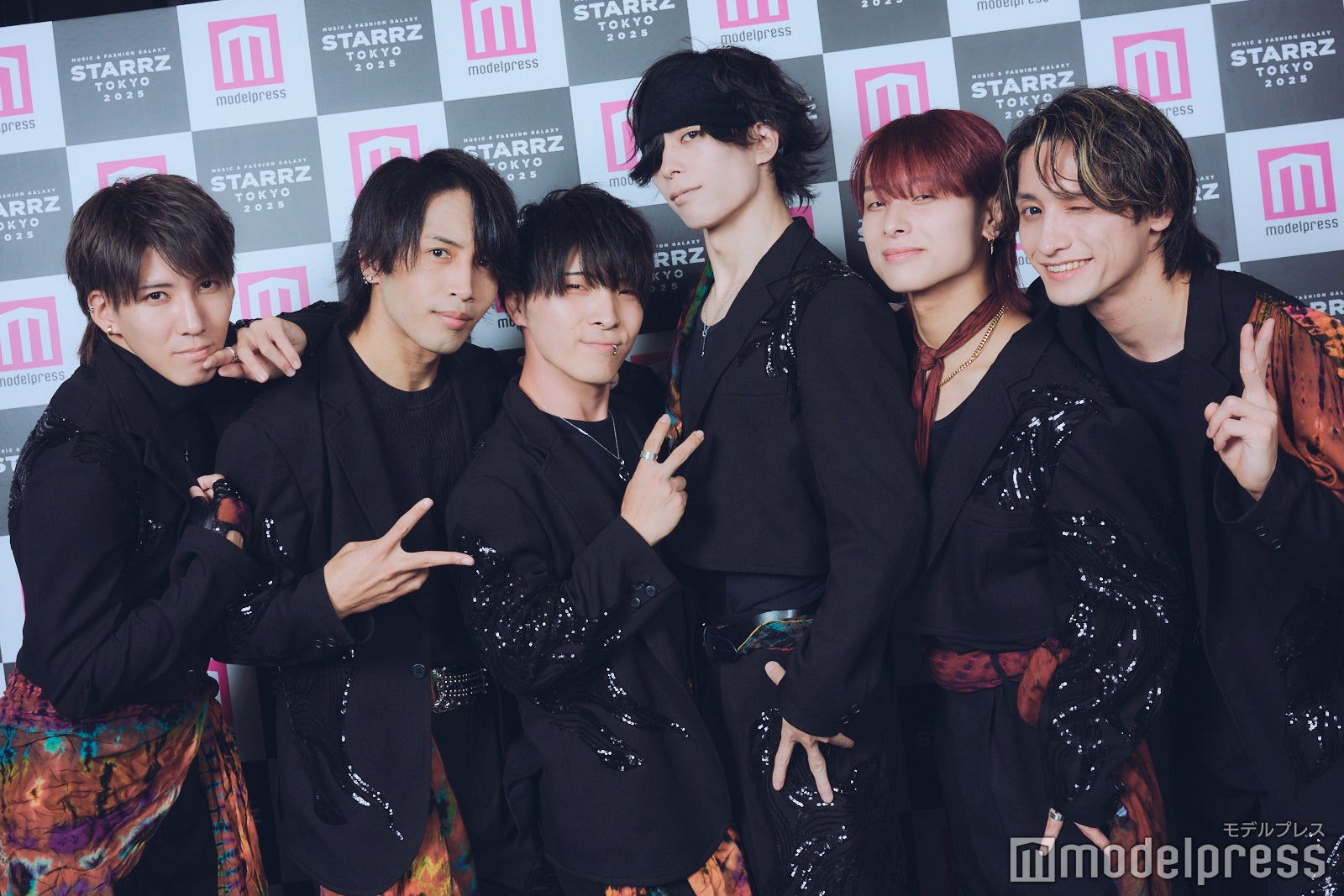 モデルプレスのインタビューに応じた（左から）まりん、カナタ、ハネル、芝健、まさと、なおや／アナタシア（C）モデルプレス