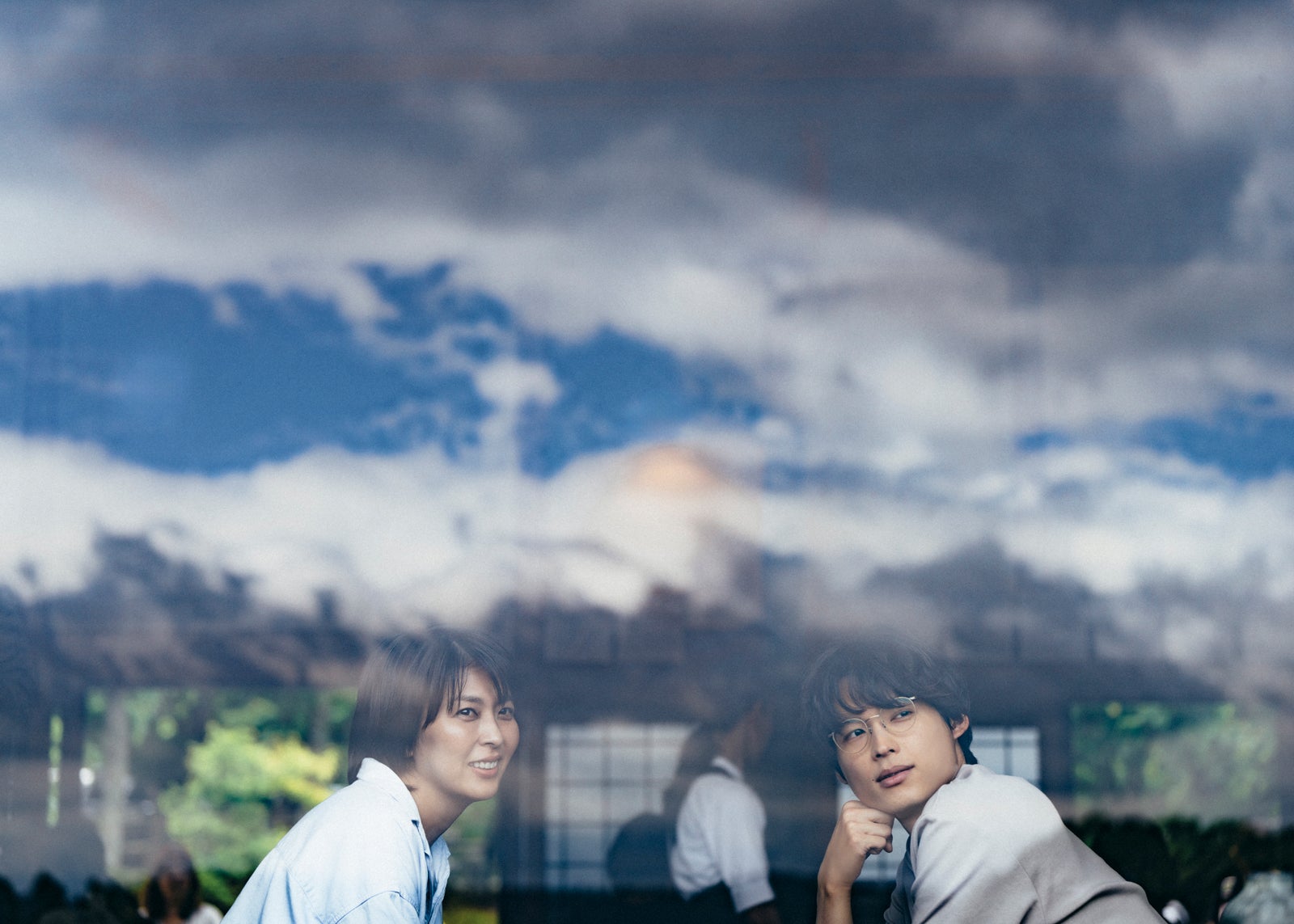 松たか子、松村北斗（C）2025「1ST KISS」製作委員会