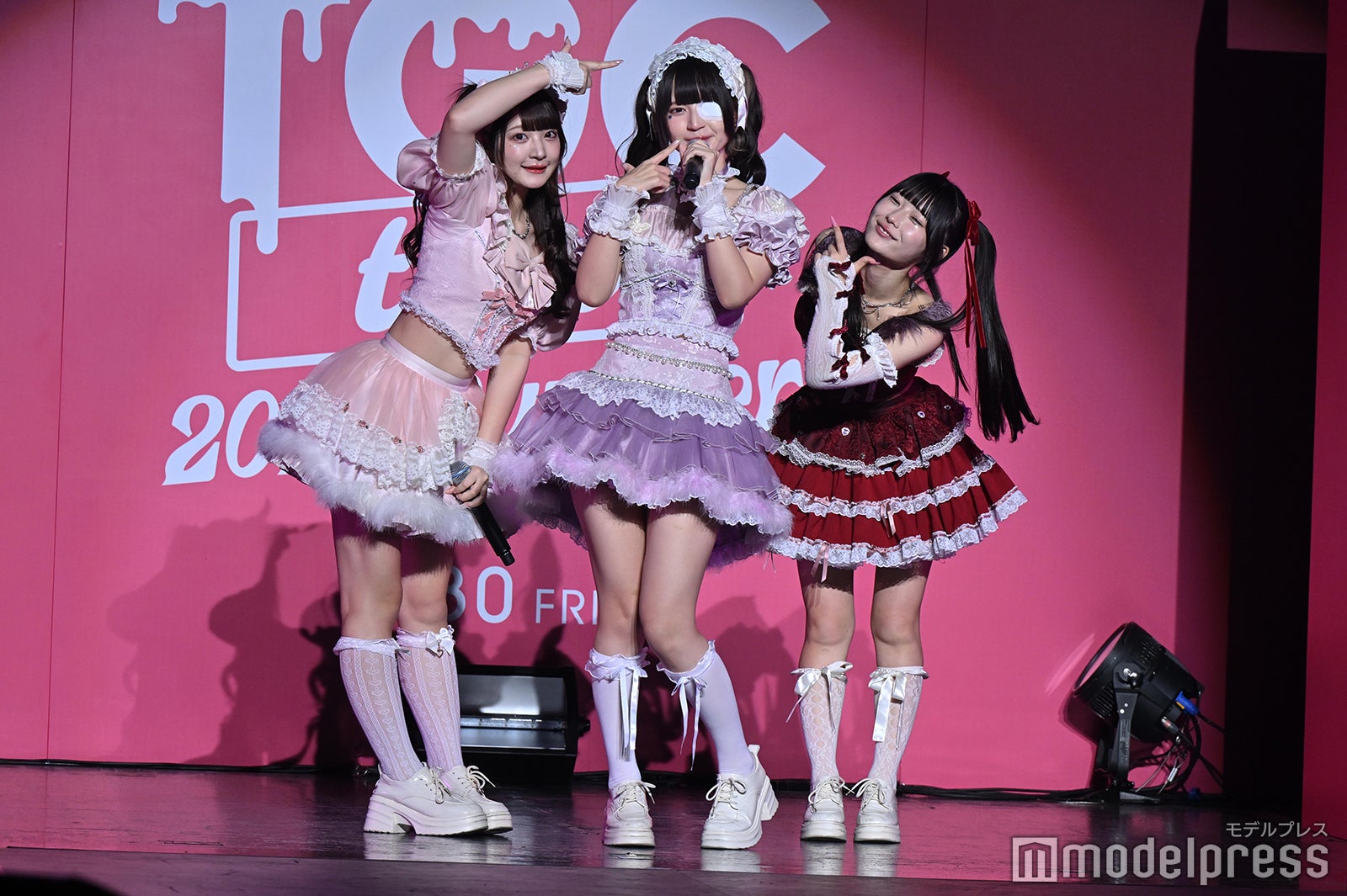 きゅるりんってしてみて（C）モデルプレス