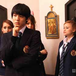 中央:阿久津愼太郎(C)2013 映画「GOGO♂イケメン5」製作委員会