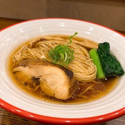 これぞ「毎日食べたいラーメン」! 名店創業メンバーによる、渾身の一杯に出逢える『麺宿 志いな』