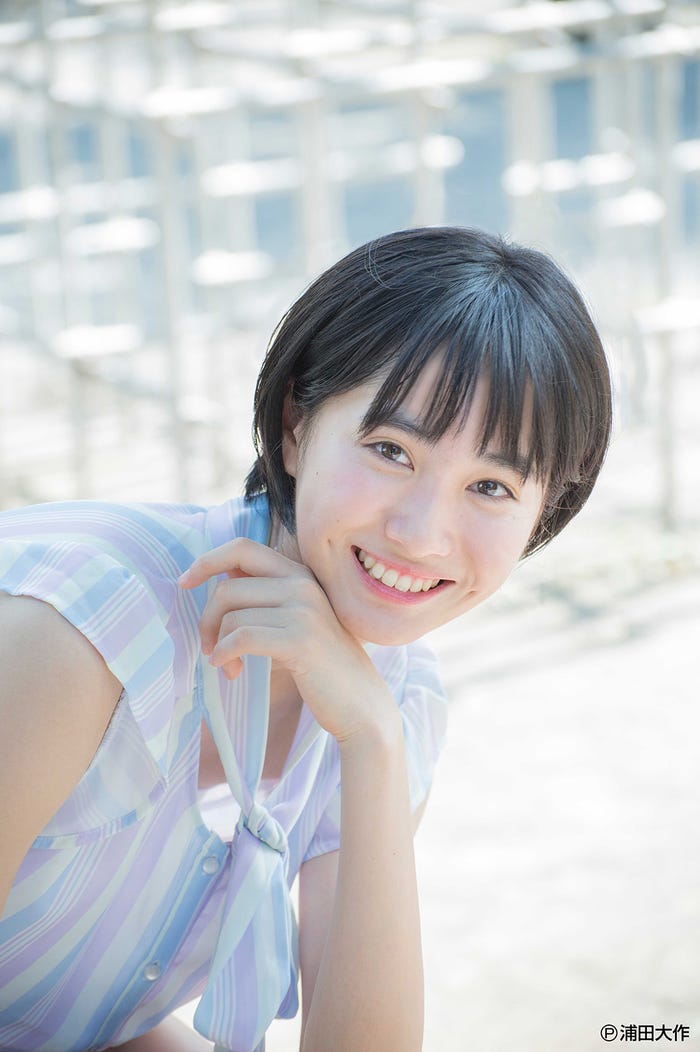 高橋一生と踊る女子高生 宮下咲とは 透明感と抜群スタイル際立つ愛媛が生んだ期待の女優 注目の人物 モデルプレス 高橋一生と踊る女子高生 宮下咲とは 透明感と抜群スタイル際立つ愛媛が生んだ期待の女優 注目の人物 モデルプレス