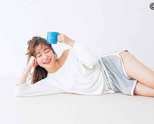 指原莉乃、部屋着スウェットで美脚披露