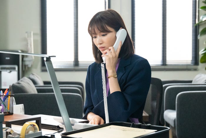 岡崎紗絵「ケイジとケンジ、時々ハンジ。」第8話より(C)テレビ朝日