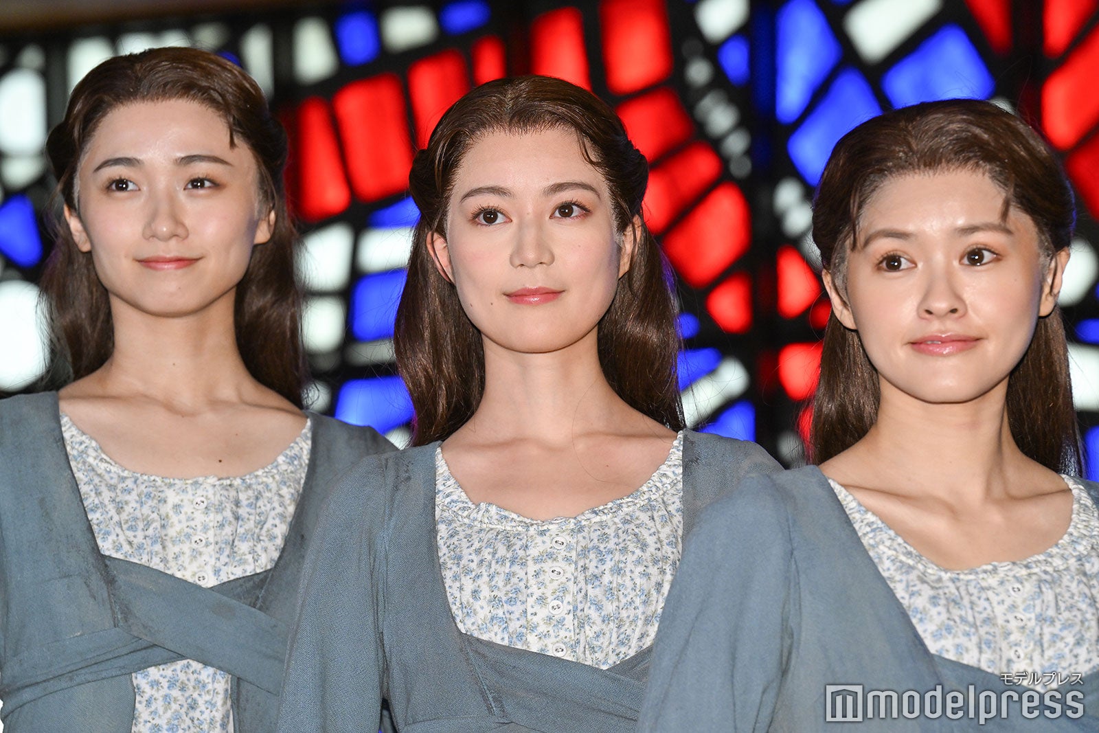 木下晴香、生田絵梨花、昆夏美（C）モデルプレス