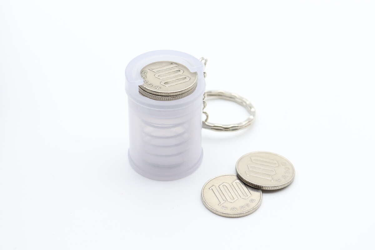 コイン収納キーホルダー（バネ式）　コイン格納