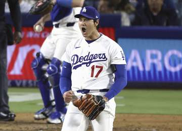 大谷翔平が奪三振ショー 三回までに7K 初回は2者連続四球から失点も3奪三振 二、三回にかけて4者連続K 160キロ台連発
