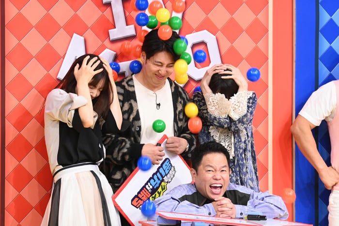 「クイズ 多い方が勝ち 年末!人気者大集合SP」より(C)日本テレビ