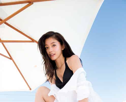 “奇跡の9頭身”朝比奈彩、スラリと伸びるSEXY美脚で悩殺