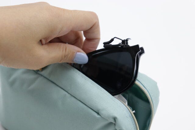 ダイソー　折り畳みクリップオンサングラス　折りたたみ　持ち運び